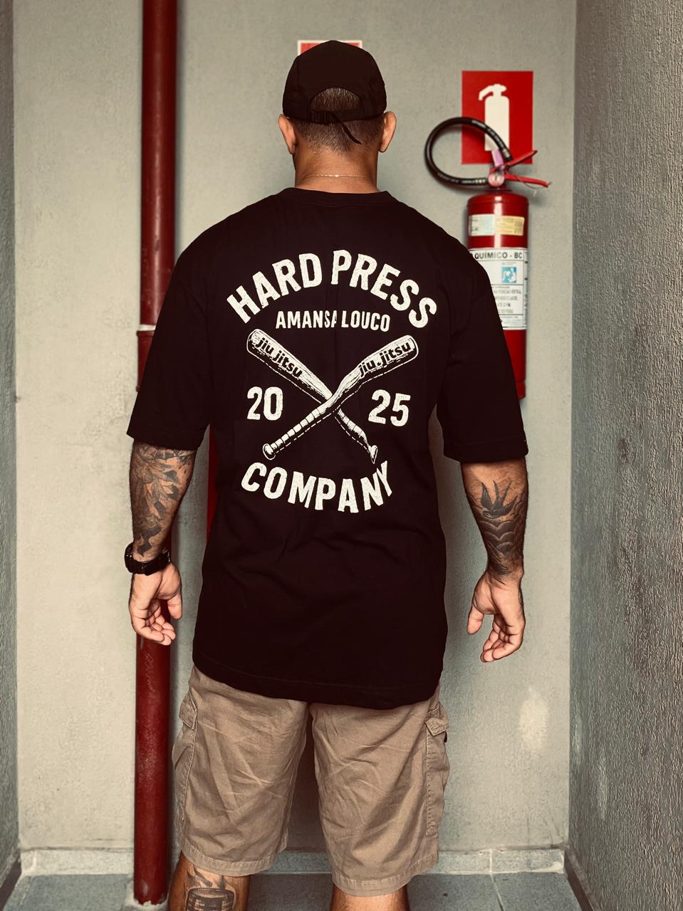 𝐃𝐑𝐎𝐏 - OVERSIZED HARD PRESS — EDIÇÃO 01 • 2026 𝐀𝐌𝐀𝐍𝐒𝐀 𝐋𝐎𝐔𝐂𝐎
